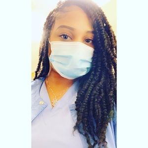 Meet your Posher, Natalie